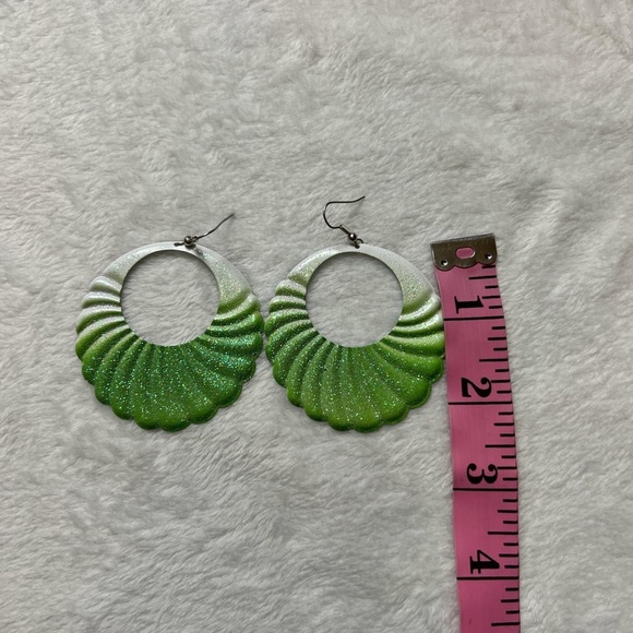 mermaid sparkly green earrings - Picture 4 of 4